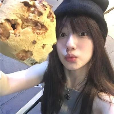 使用下方 20 个影片名，按顺序一一对应，不要改动片名文字，只根据片名和括号内类型提示来虚构全新的故事内容： 挥著翅膀的女孩 风流奇男子 牵手向明天 黑煞女 筷仙 暴龙来袭 七面人 自由国度 毕业季 古宅老友记第四季 迷雾森林十八年 旦丁 儿子（1996年电影） 古庙迷杀 摇滚师匠：细野晴臣 魔鬼阶梯 睡花 决战异星球 浮草物语 艾克多